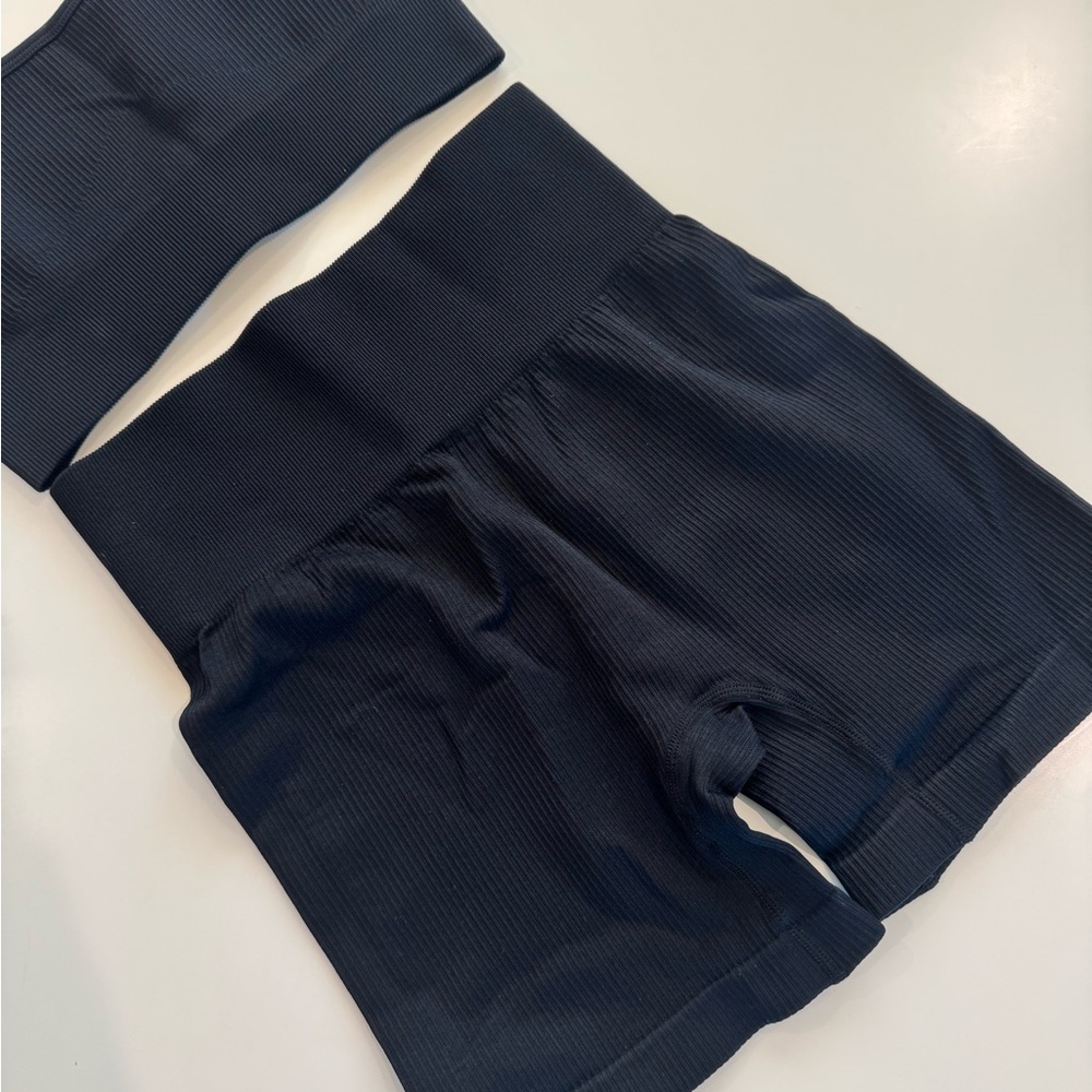 Seamless Ribbed Workout Set - Picture 4 of 5